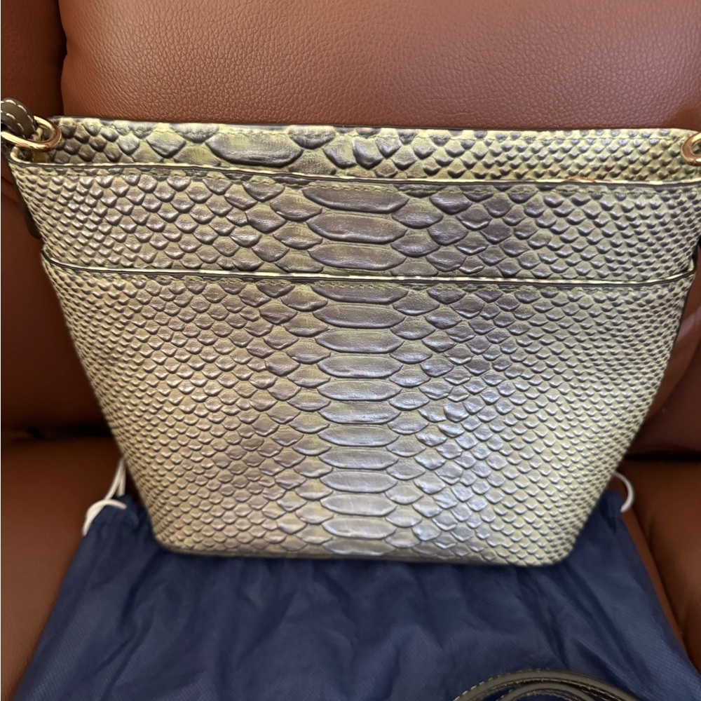 Dooney & Bourke Mini Waverly Crossbody bag in metal green - Picture 5 of 11